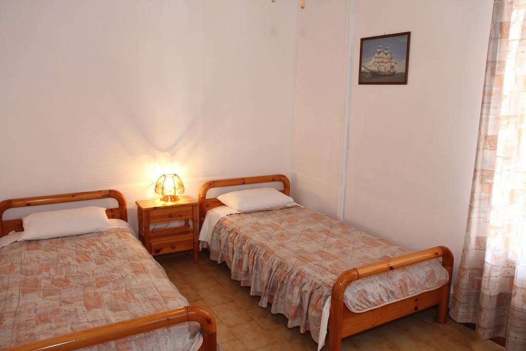 Ferienwohnung Circe Pansion Lixouri Zimmer foto