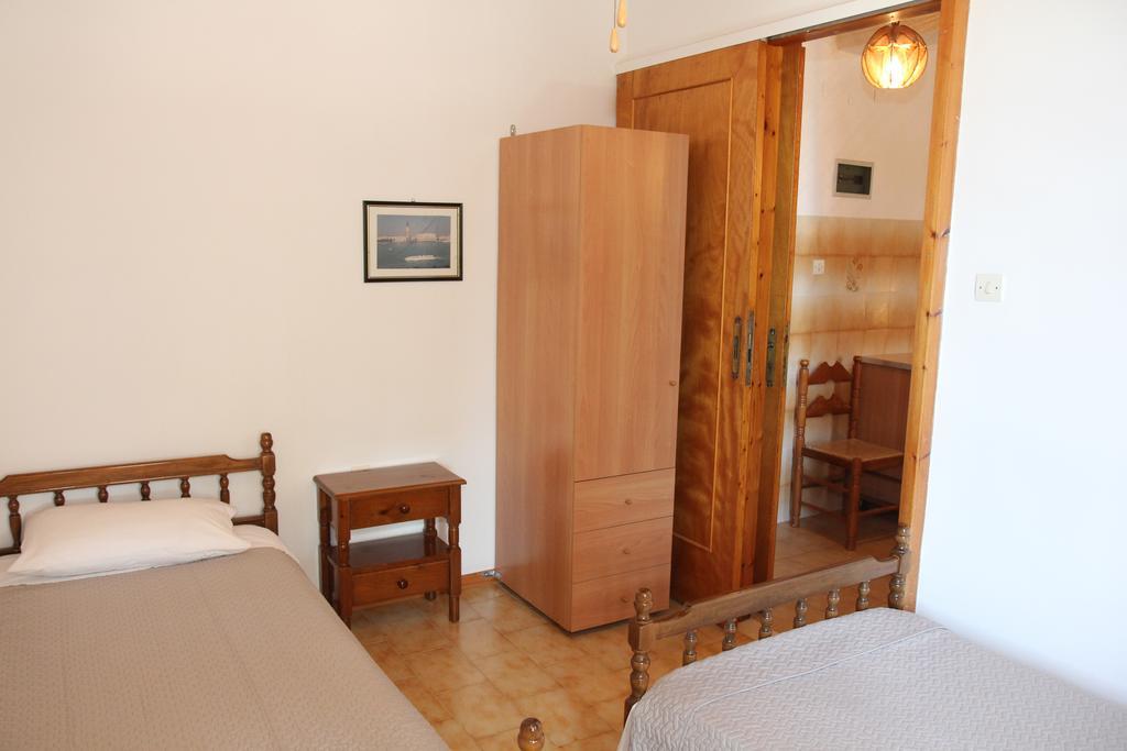 Ferienwohnung Circe Pansion Lixouri Zimmer foto