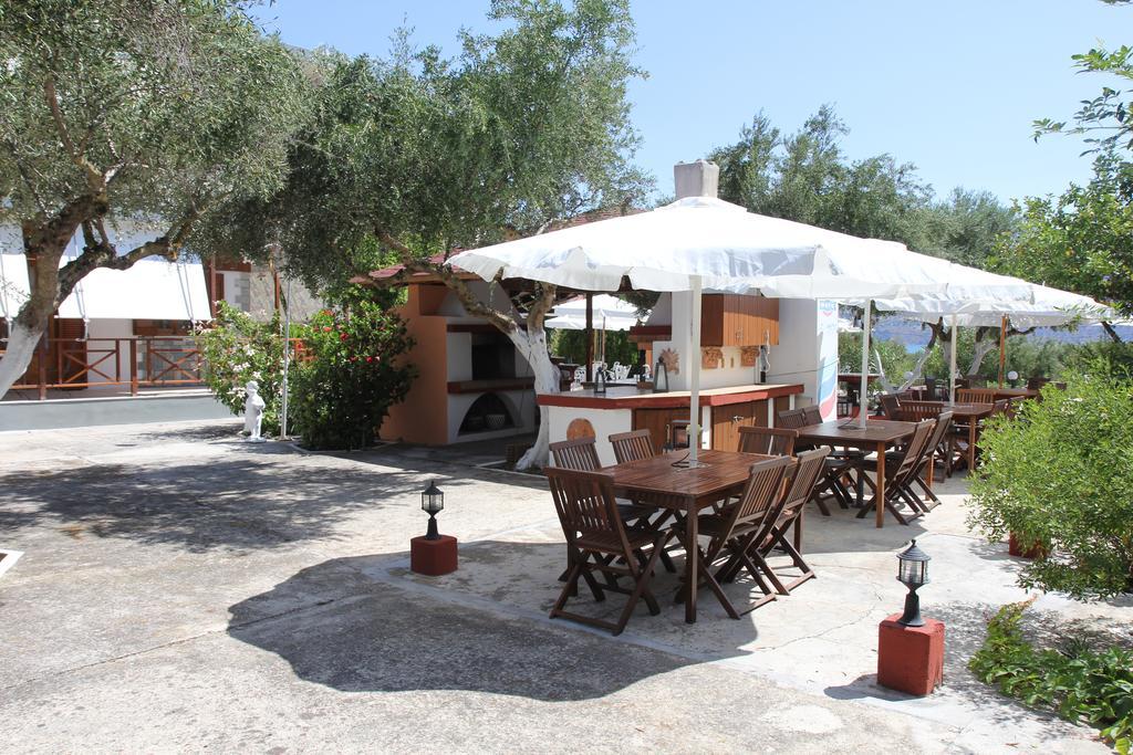 Ferienwohnung Circe Pansion Lixouri Exterior foto