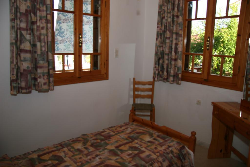 Ferienwohnung Circe Pansion Lixouri Exterior foto