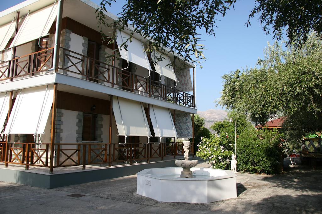 Ferienwohnung Circe Pansion Lixouri Exterior foto
